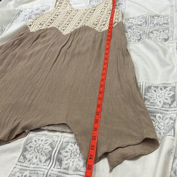 Beautiful tan and beige asymmetrical dress tank top - Picture 4 of 7